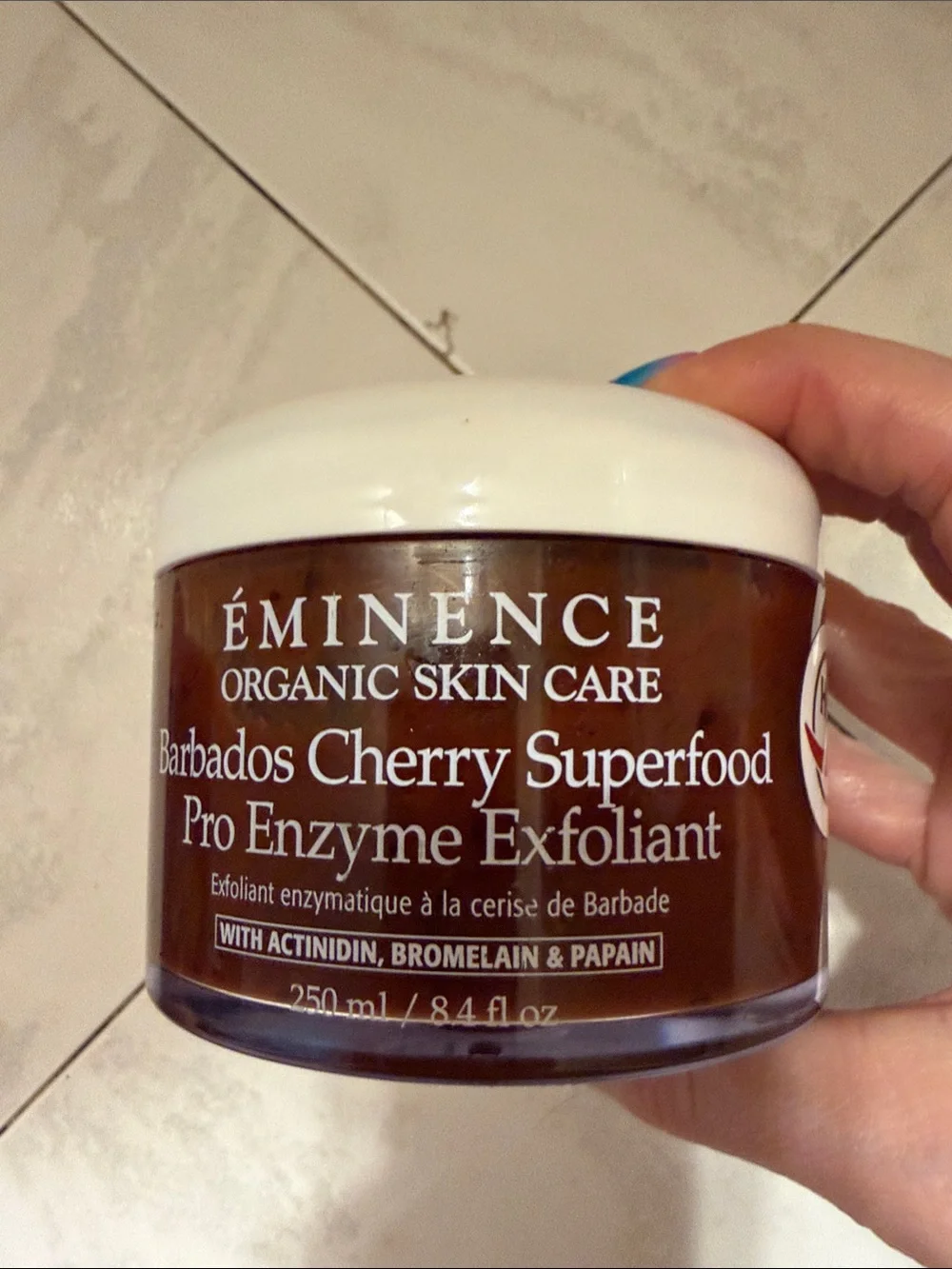 Éminence Barbados Cherry Superfood Pro Enzyme Exfoliant – White Cap